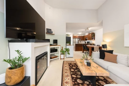 405 4728 Brentwood Drive, Burnaby, BC, Burnaby — Apartment/Condo for sale