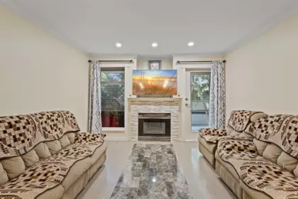 Breakfast Nook Photo of 206 2526 Lakeview Crescent, Abbotsford, BC