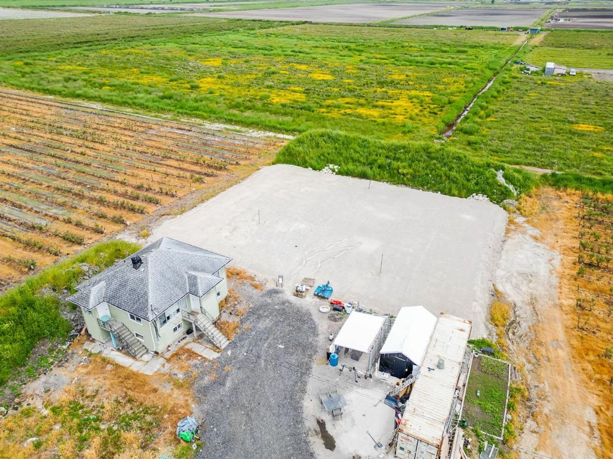 Breakfast Nook Photo of 17027 40 Avenue, Surrey, BC