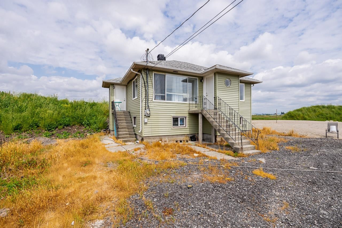 Dining Area Photo of 17027 40 Avenue, Surrey, BC