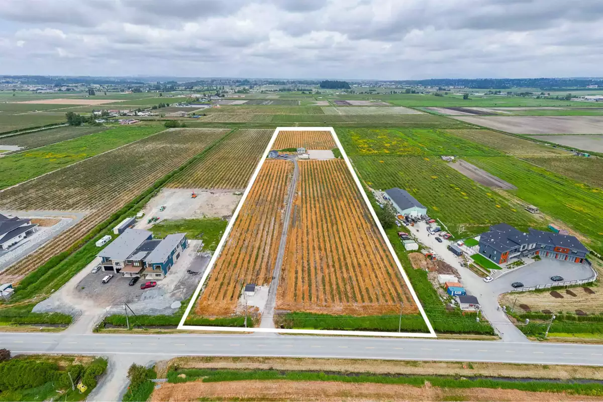 Laundry Room Photo of 17027 40 Avenue, Surrey, BC