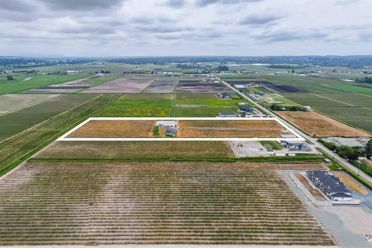 Mudroom Photo of 17027 40 Avenue, Surrey, BC