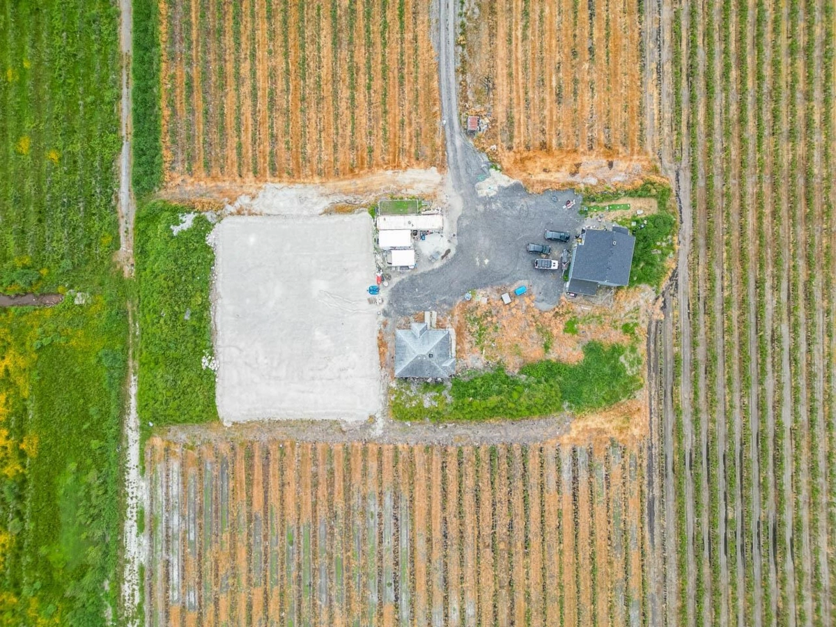 Primary Bathroom Photo of 17027 40 Avenue, Surrey, BC
