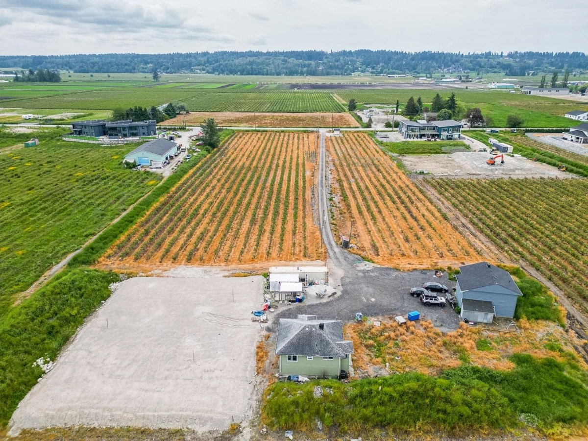 Primary Bedroom Photo of 17027 40 Avenue, Surrey, BC
