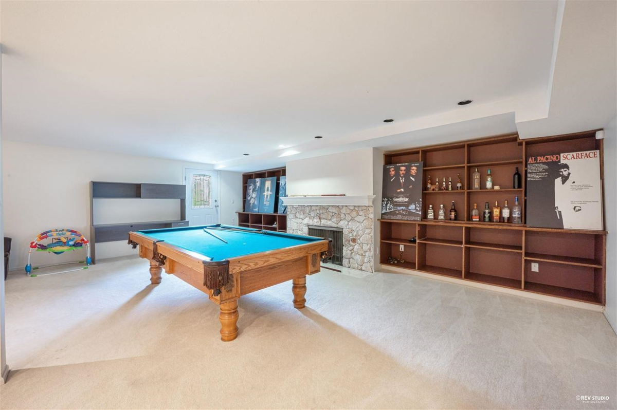 Breakfast Nook Photo of 2585 Westhill Way, West Vancouver, BC