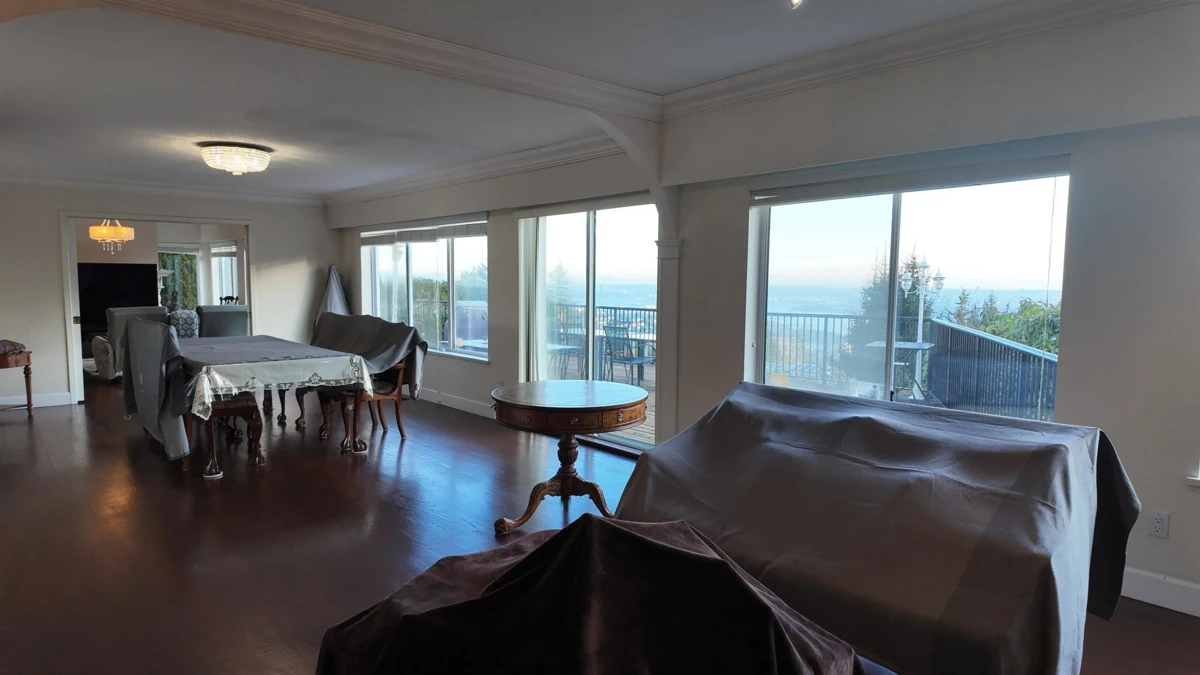 Dining Area Photo of 2585 Westhill Way, West Vancouver, BC