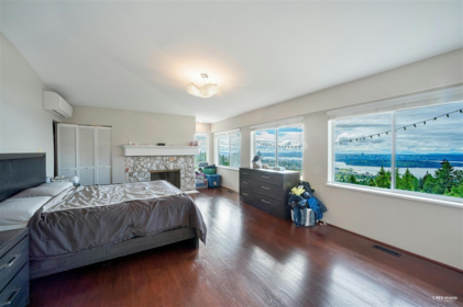 Kitchen Photo of 2585 Westhill Way, West Vancouver, BC