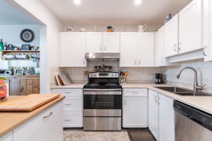 Breakfast Nook Photo of 204 15130 Roper Avenue, White Rock, BC