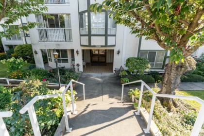 204 15130 Roper Avenue, White Rock, BC