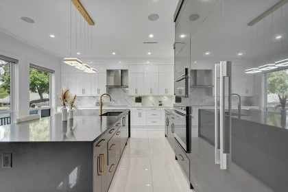 Kitchen Island Photo of 15671 Roper Avenue, White Rock, BC