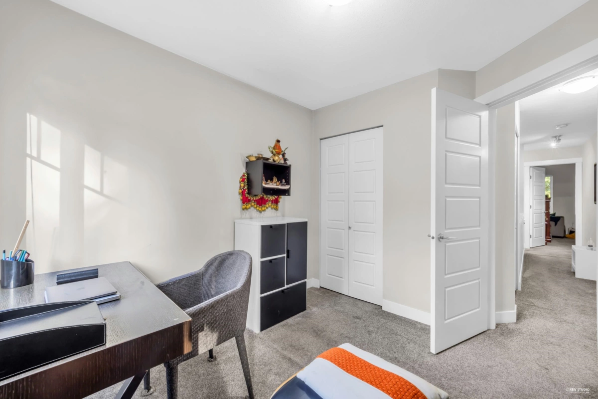Entry Foyer Photo of 30 13864 Hyland Road, Surrey, BC