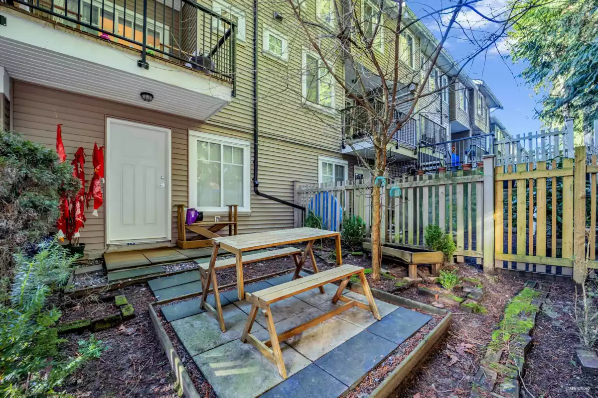 Front Yard Photo of 30 13864 Hyland Road, Surrey, BC