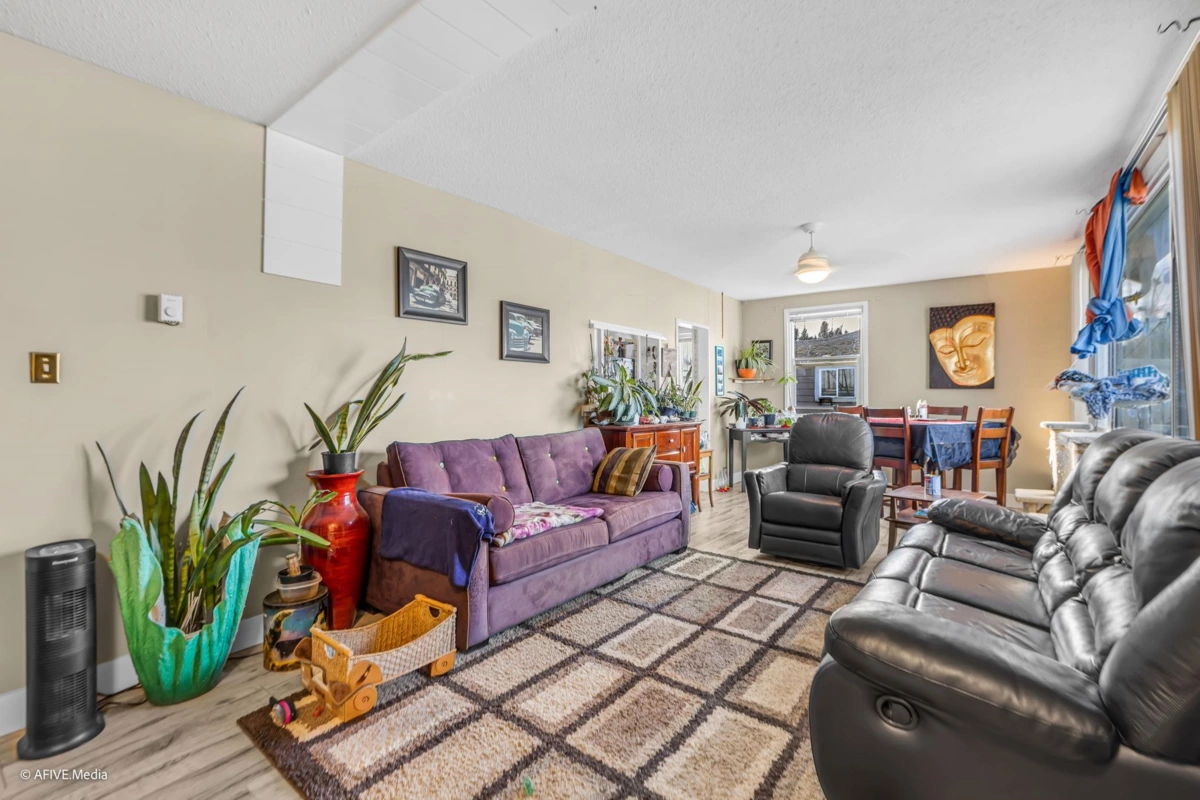 Family Room Photo of 8772 Bellevue Drive, Chilliwack, BC