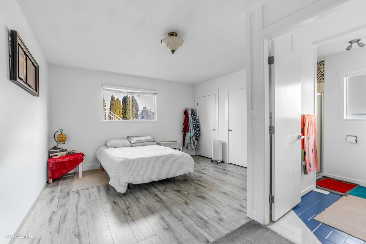 Guest Bathroom Photo of 8772 Bellevue Drive, Chilliwack, BC