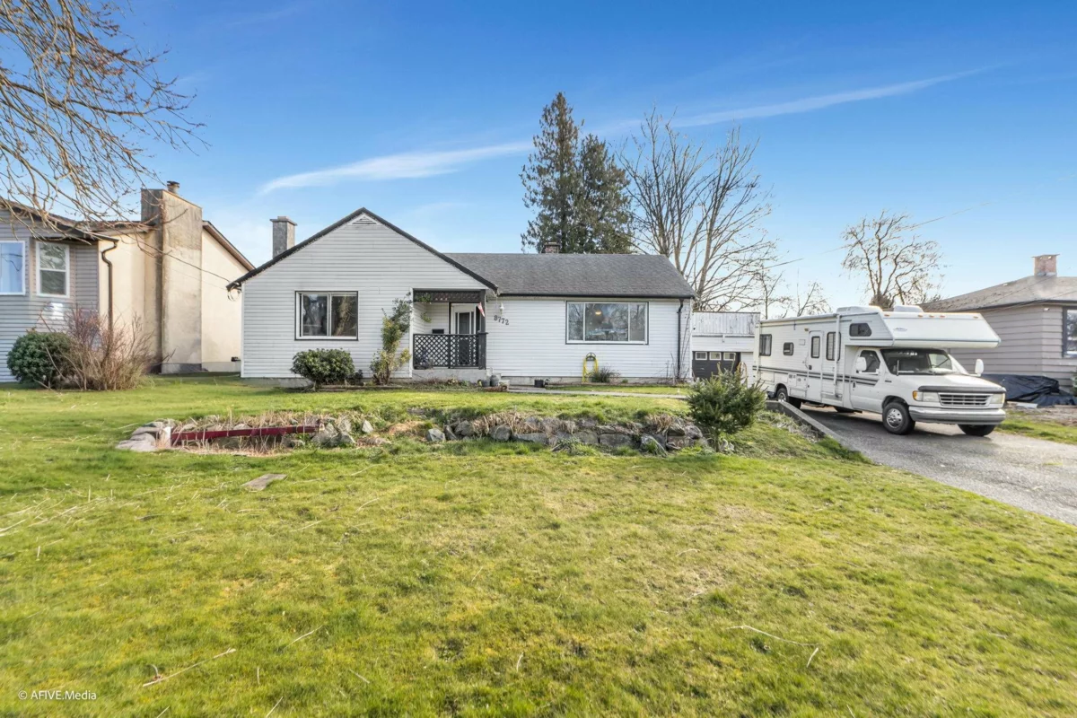 Living Room Photo of 8772 Bellevue Drive, Chilliwack, BC