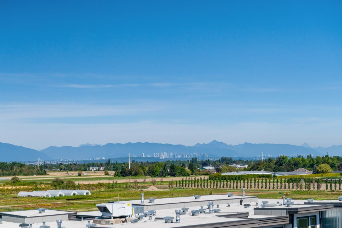 Family Room Photo of 304 6077 London Road, Richmond, BC