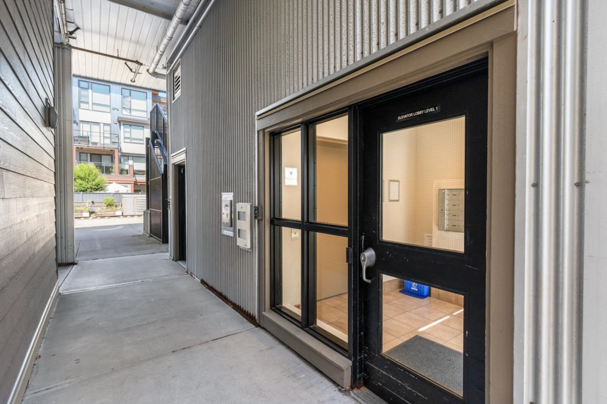 Hallway Photo of 304 6077 London Road, Richmond, BC