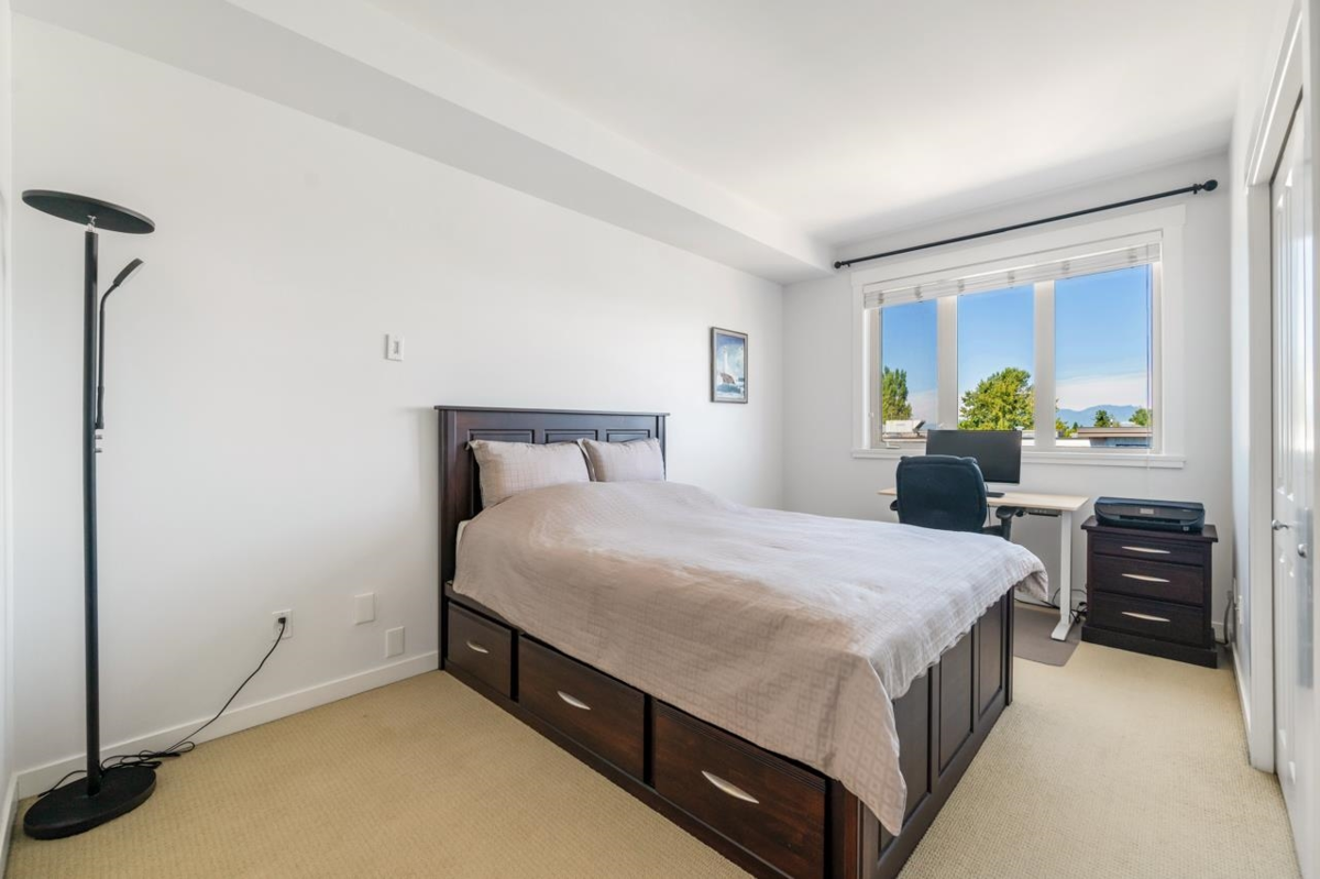 Office / Den Photo of 304 6077 London Road, Richmond, BC