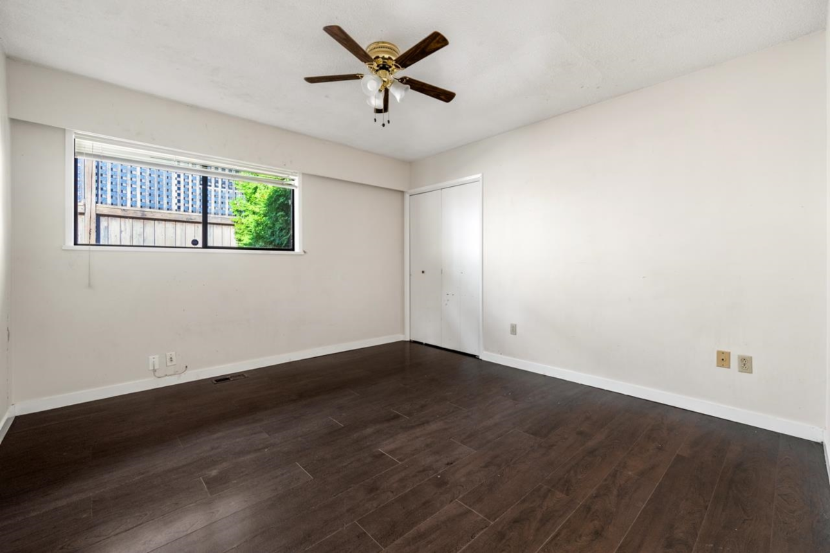 Entry Foyer Photo of 4325 Mahon Avenue, Burnaby, BC