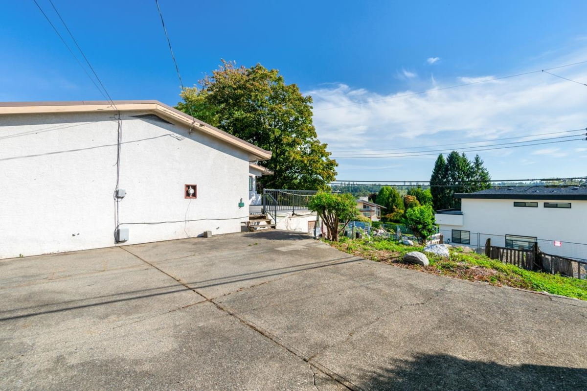 Front Yard Photo of 4325 Mahon Avenue, Burnaby, BC