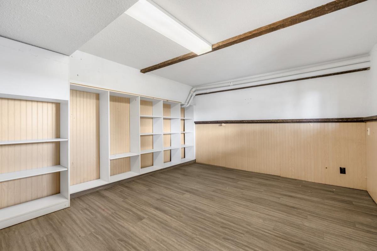 Outdoor Deck Photo of 4325 Mahon Avenue, Burnaby, BC