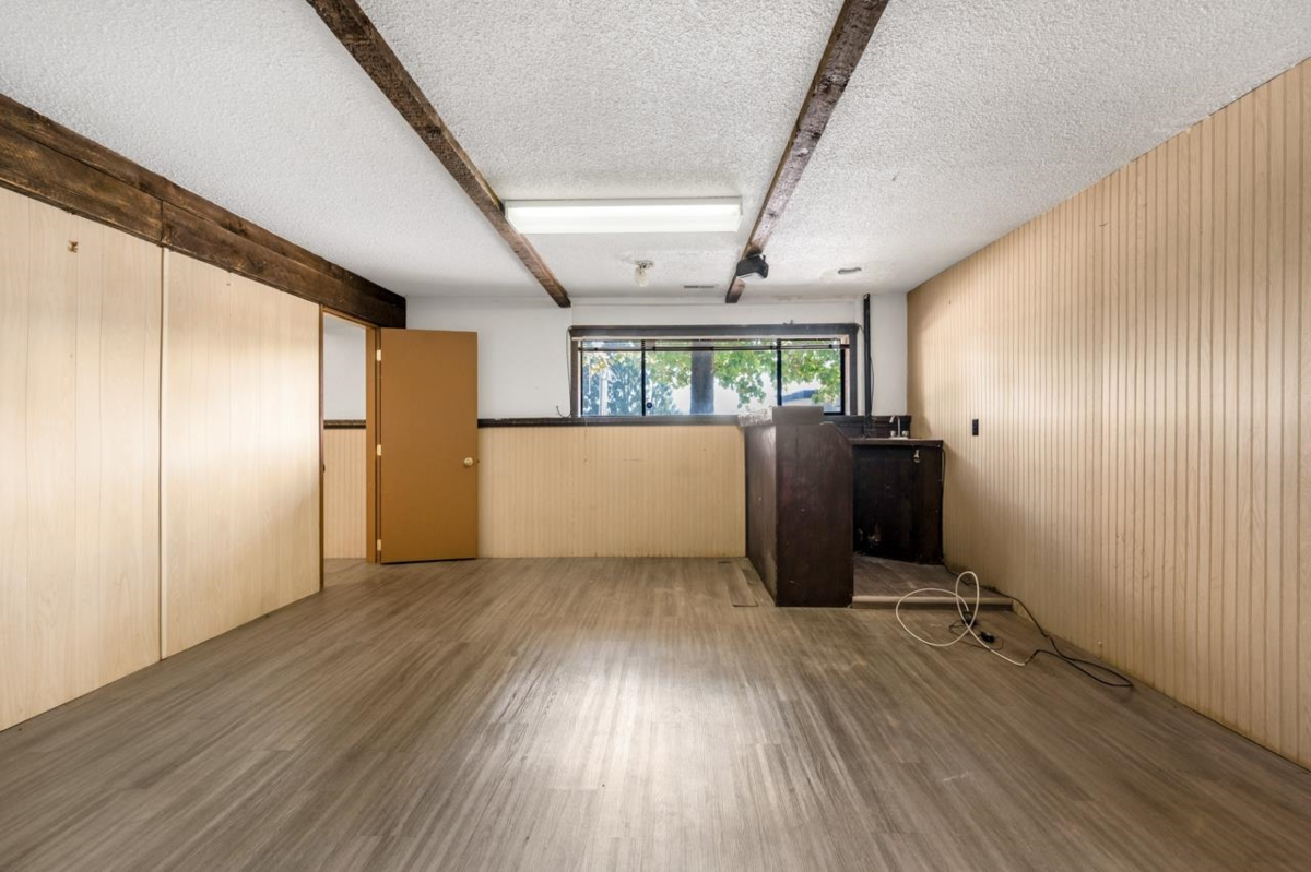 Outdoor Patio Photo of 4325 Mahon Avenue, Burnaby, BC