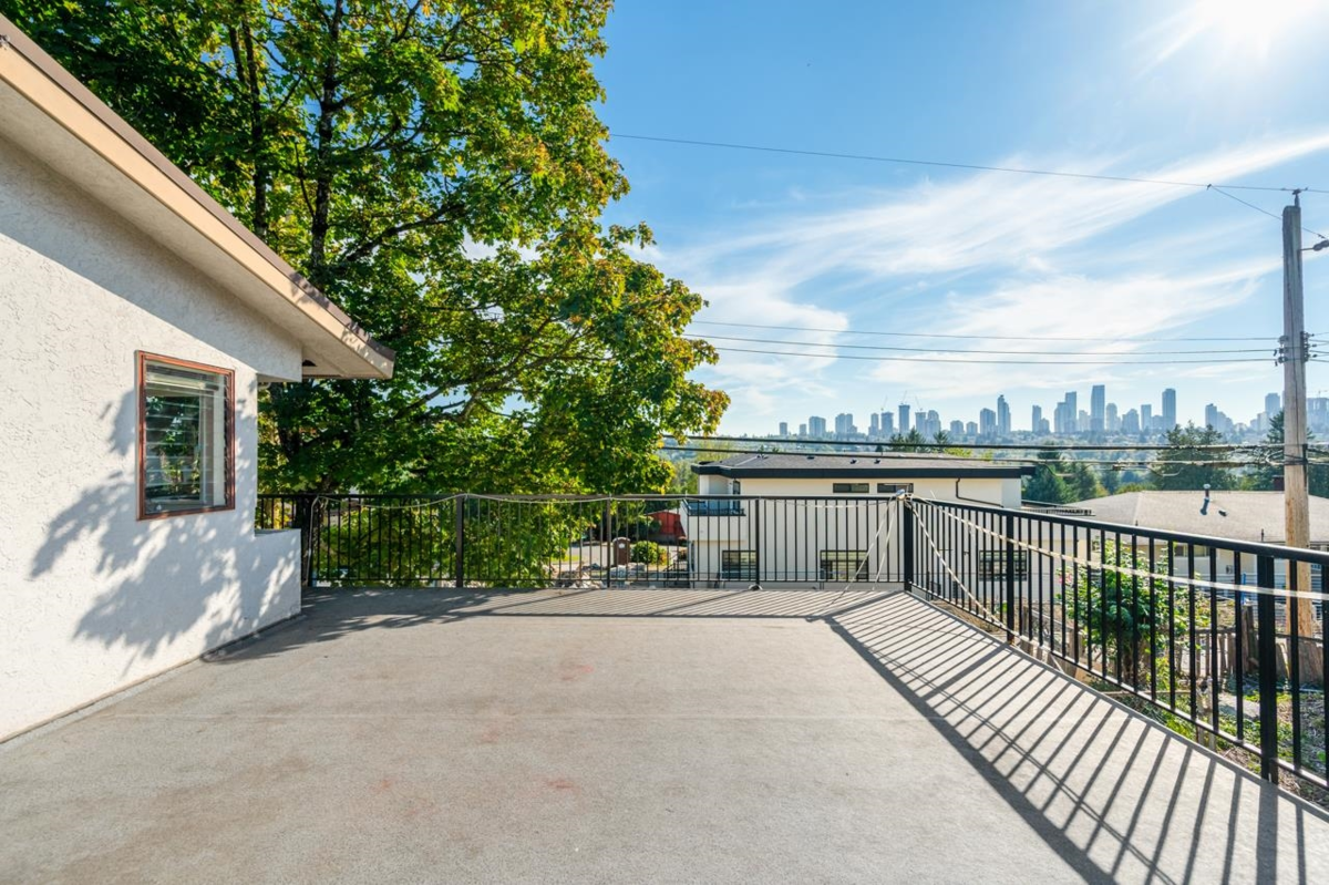 Powder Room Photo of 4325 Mahon Avenue, Burnaby, BC