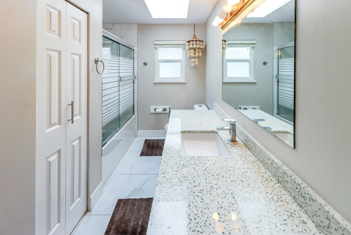 Dining Area Photo of 7176 124 Street, Surrey, BC