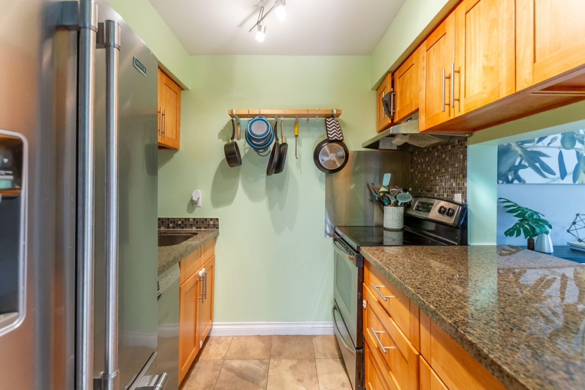 Kitchen Photo of 307 3275 Mountain Highway, North Vancouver, BC