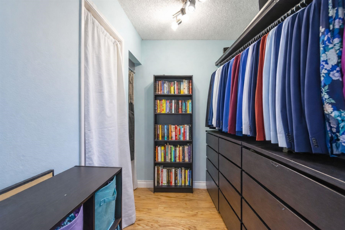 Walk-In Closet Photo of 307 3275 Mountain Highway, North Vancouver, BC