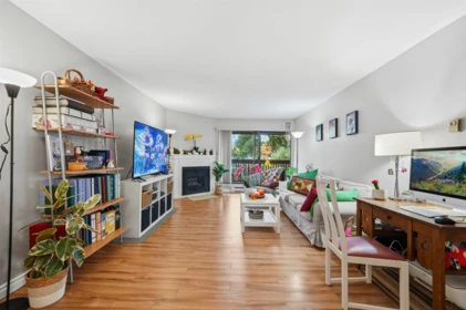 Family Room Photo of 311 9682 134 Street, Surrey, BC