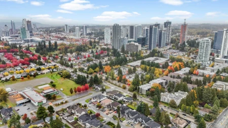 Front Yard Photo of 311 9682 134 Street, Surrey, BC