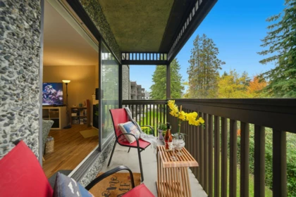 Staircase Photo of 311 9682 134 Street, Surrey, BC