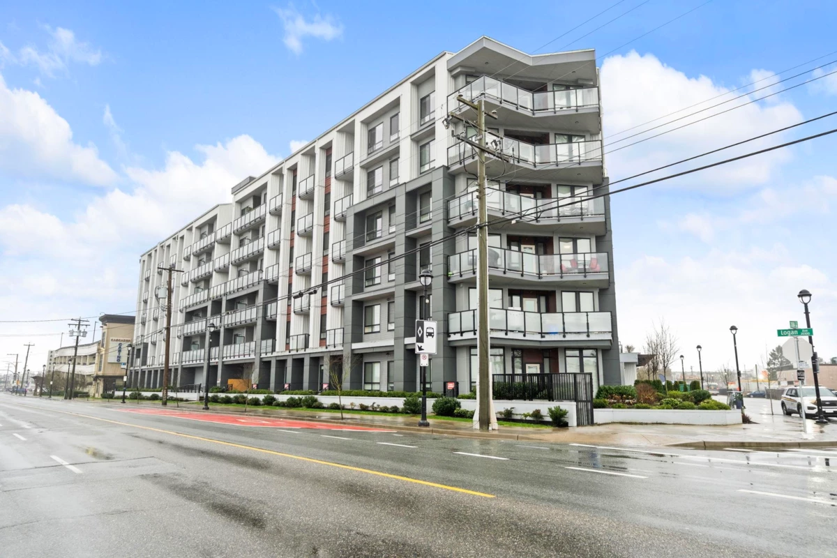 Exterior Front Photo of 520 20360 Logan Avenue, Langley, BC