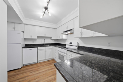 406 1340 Duchess Avenue, West Vancouver, BC
