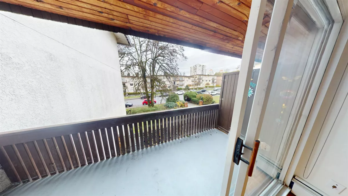 Primary Bathroom Photo of 206 910 Fifth Avenue, New Westminster, BC