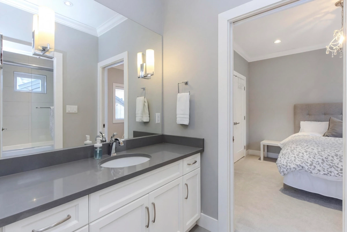 Hallway Photo of 1018 Jay Crescent, Squamish, BC