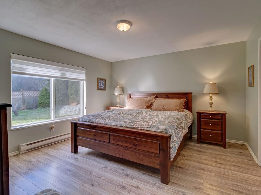 Basement Recreation Room Photo of 5643 Curtis Place, Sechelt, BC