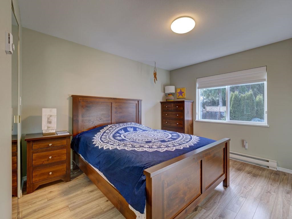 Hallway Photo of 5643 Curtis Place, Sechelt, BC