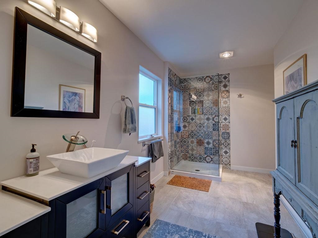 Mudroom Photo of 5643 Curtis Place, Sechelt, BC