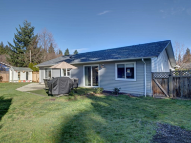 Backyard Photo of 5643 Curtis Place, Sechelt, BC
