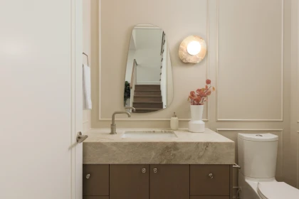 Mudroom Photo of 2 15 W 20th Avenue, Vancouver, BC