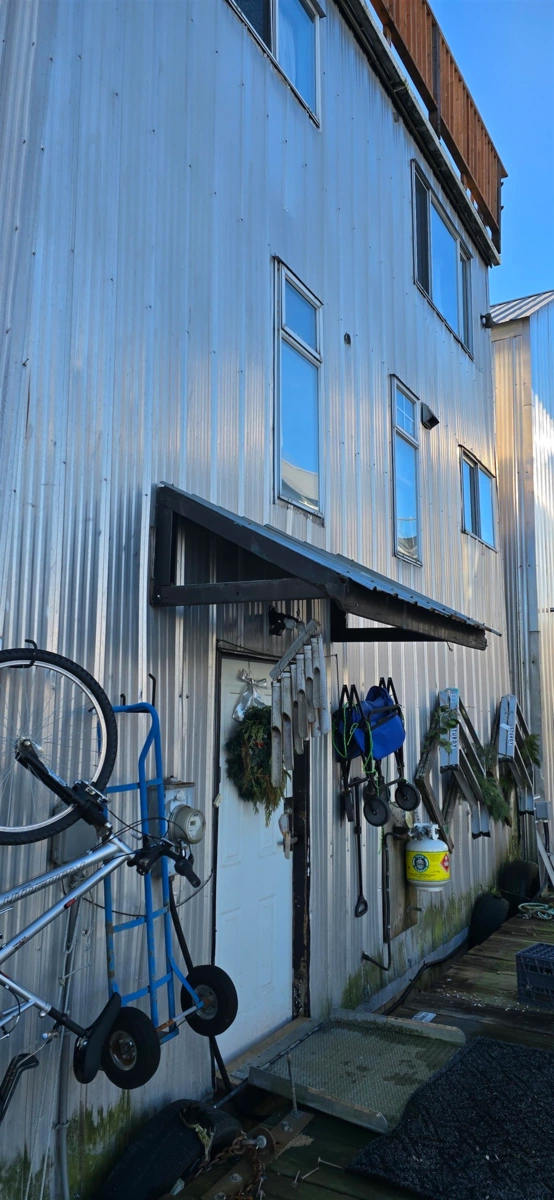 Kitchen Island Photo of JNW33 415 W Esplanade, North Vancouver, BC
