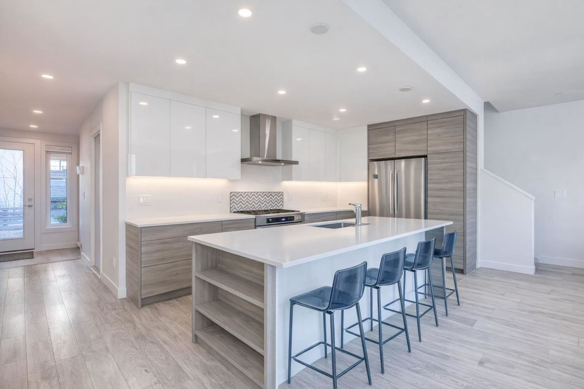 Kitchen Island Photo of 36 10511 No. 5 Road, Richmond, BC