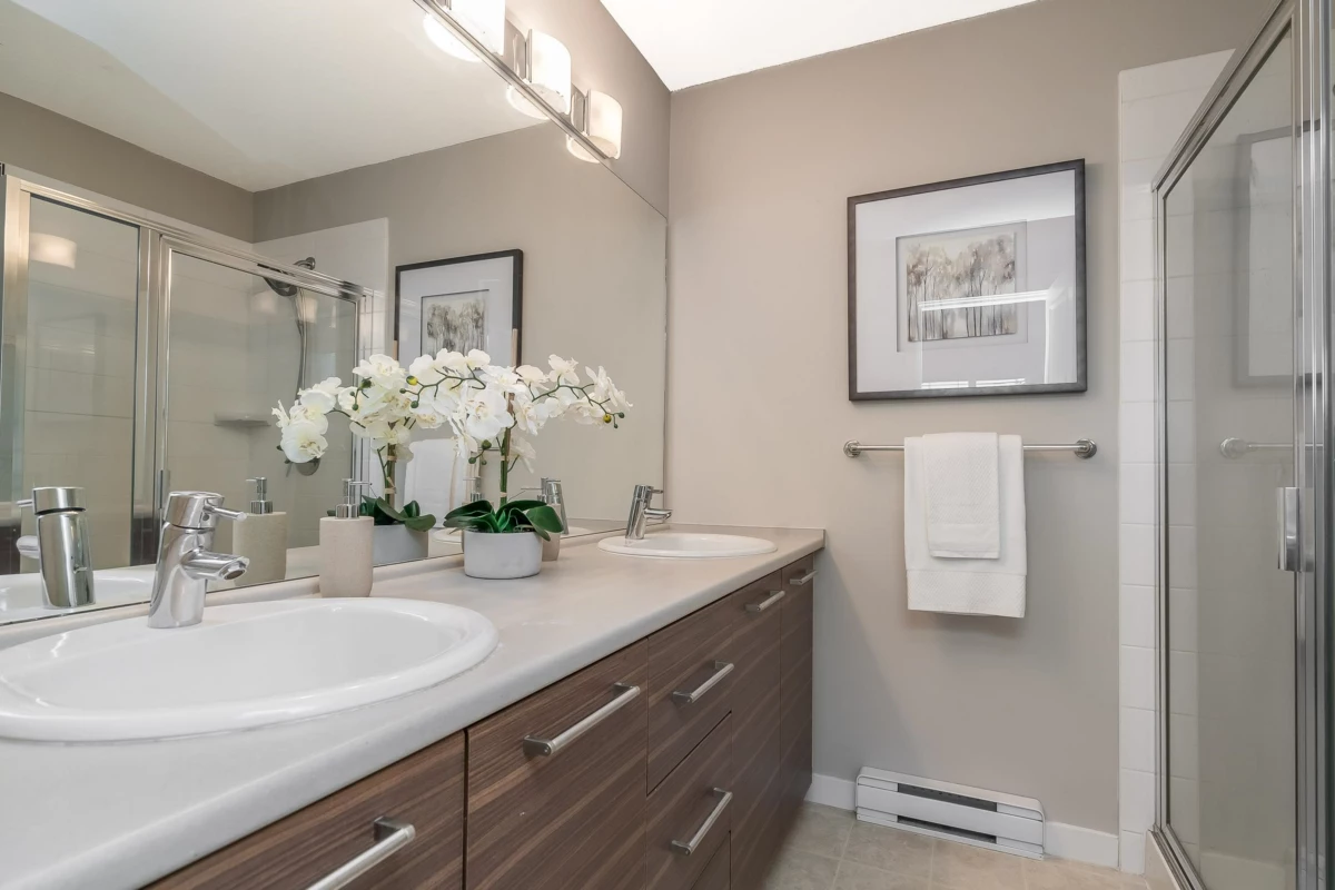 Powder Room Photo of 170 7938 209 Street, Langley, BC