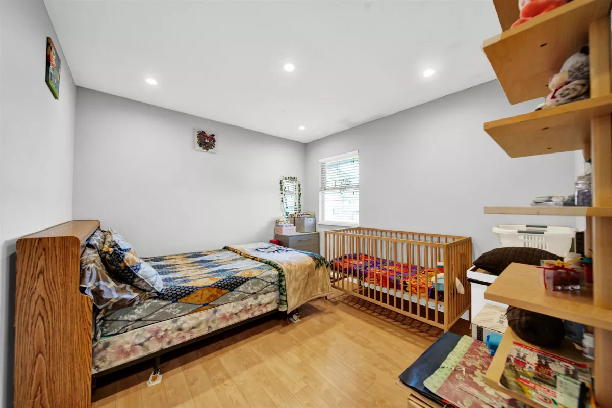 Basement Recreation Room Photo of 12288 233 Street, Maple Ridge, BC