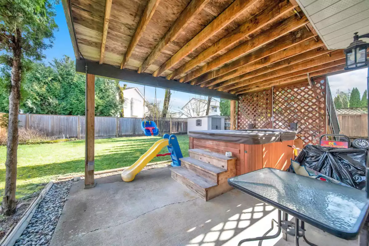 Front Yard Photo of 12288 233 Street, Maple Ridge, BC