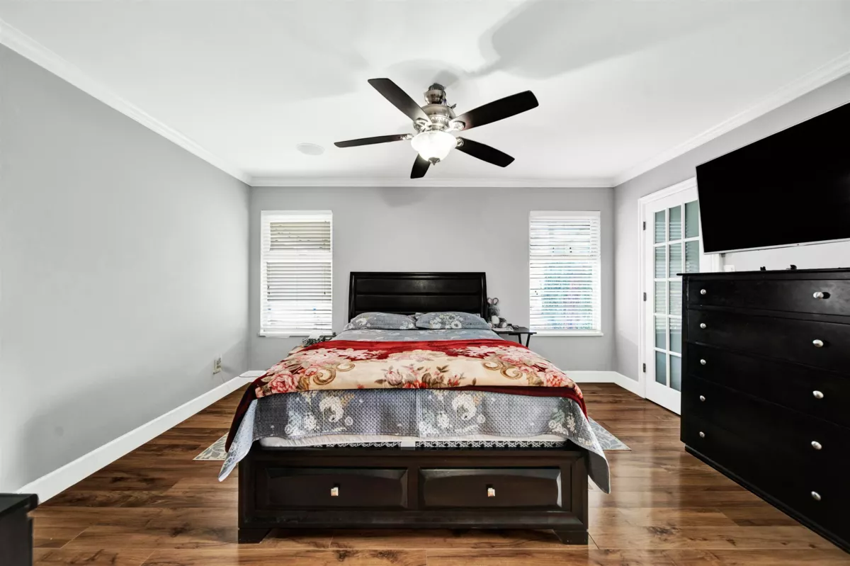 Guest Bathroom Photo of 12288 233 Street, Maple Ridge, BC