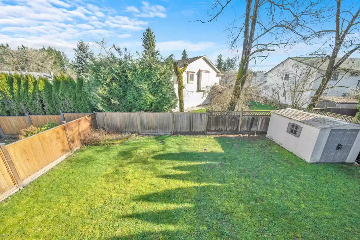 Kitchen Photo of 12288 233 Street, Maple Ridge, BC