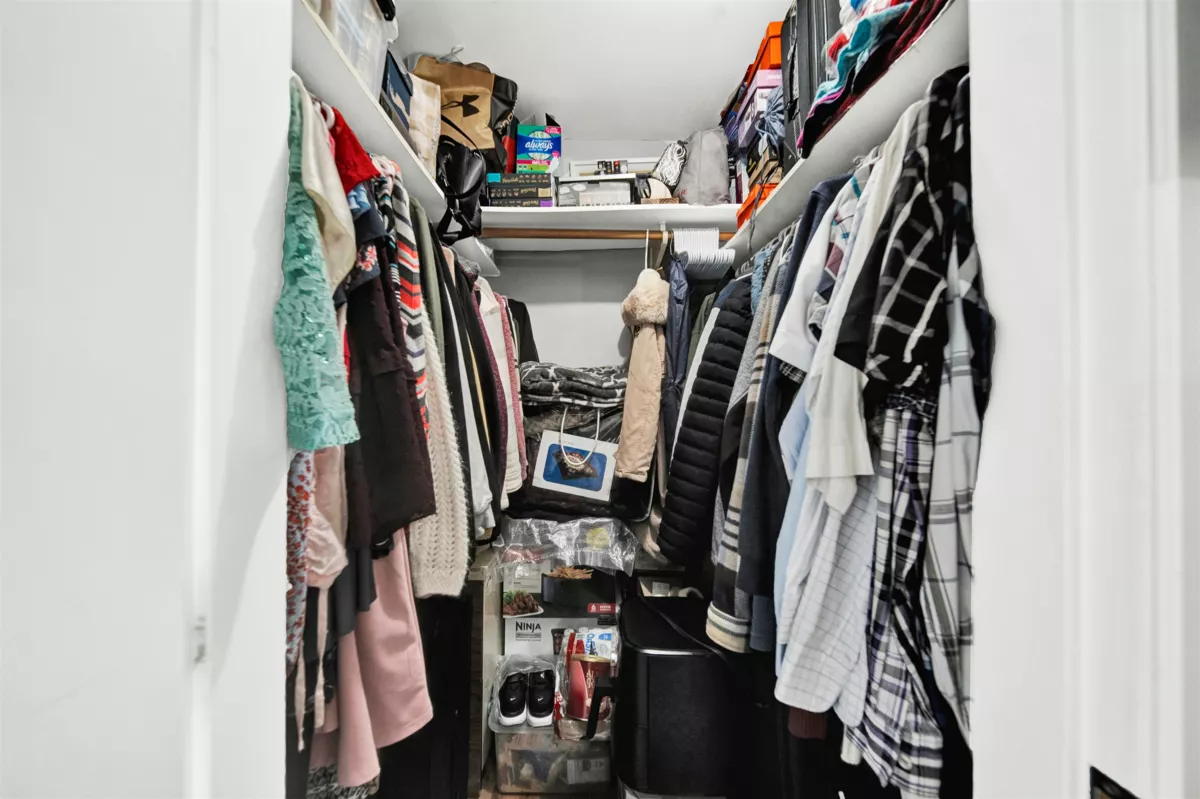 Powder Room Photo of 12288 233 Street, Maple Ridge, BC